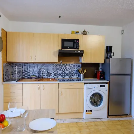 With Pool And Balcony Appartement