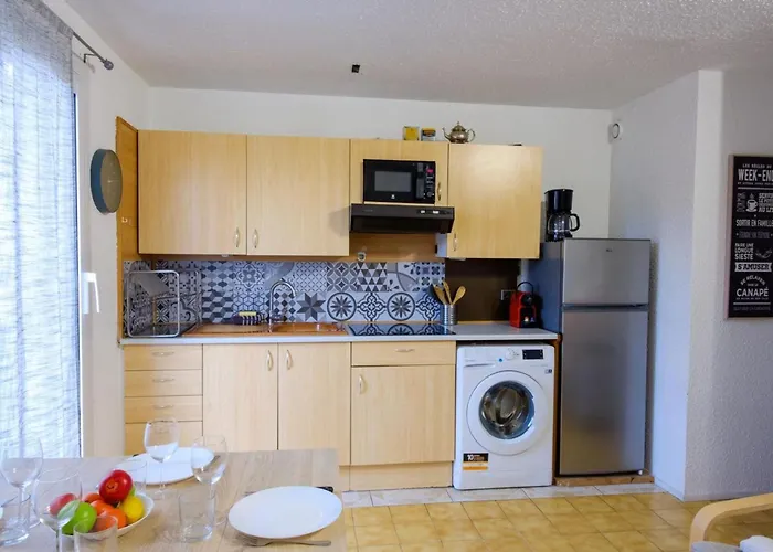 With Pool And Balcony Appartement