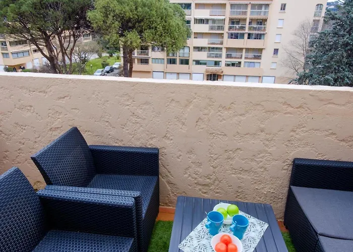 With Pool And Balcony Sainte-Maxime