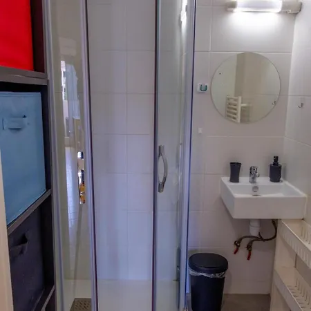 Apartmán With Pool And Balcony *